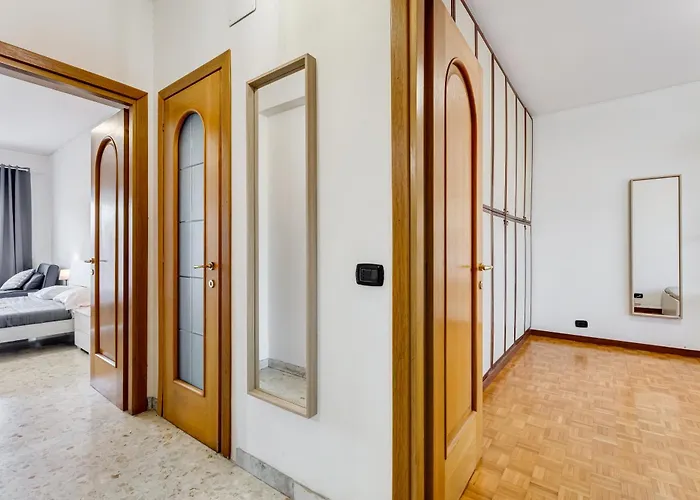 Apartment Moderno Sopra Metro A E Parco Degli Acquedotti Rome